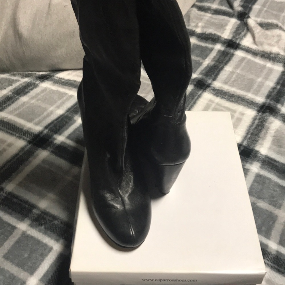 Leather black boots